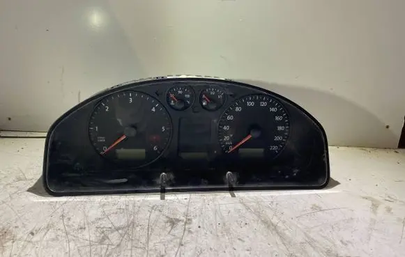 Volkswagen Transporter - Caravelle T5 Speedometer (instrument cluster) 88311346