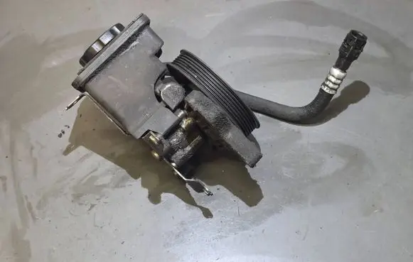 BMW 5 E60 E61 Power steering pump 7693974101 6760956010