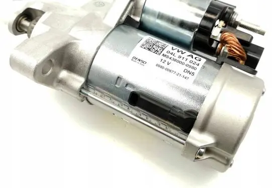 Audi A4 S4 B9 8W Starter motor 04L911024