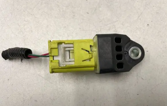 Toyota Yaris Airbag deployment crash/impact sensor 898310D090 831A63WK6