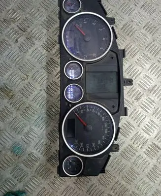 Volkswagen Touareg I Speedometer (instrument cluster) 1031098174