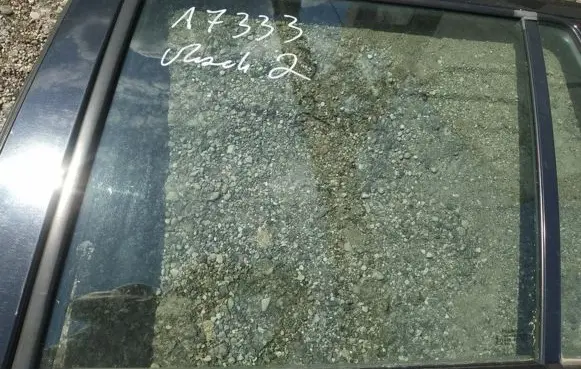 Mazda 2 Rear door window glass