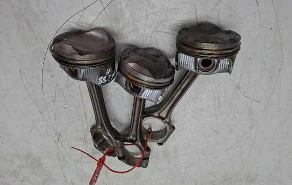 Peugeot 308 Piston with connecting rod S27635810 HN02