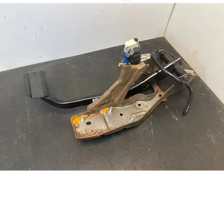 Volvo XC60 Brake pedal 8G9N2D094CE 11372P04 31302093