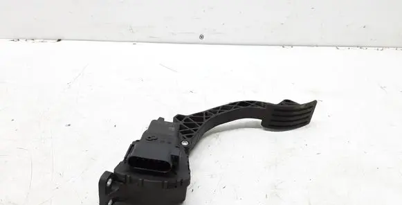 Ford Focus C-MAX Accelerator throttle pedal 3M519F836AF