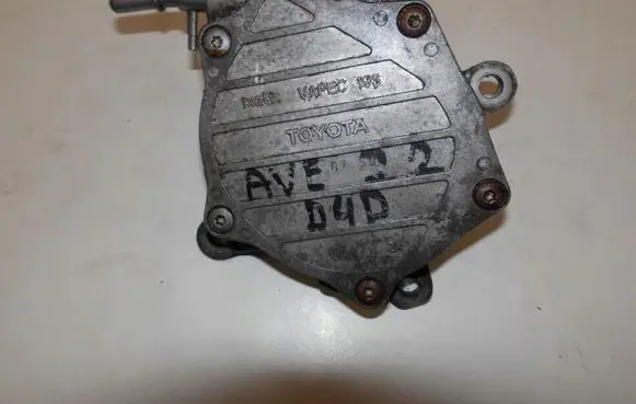 Toyota Avensis T270 Vacuum pump 82740