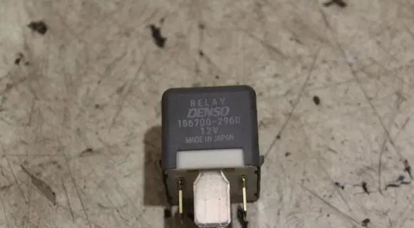 Subaru Forester SJ Voltage converter/converter module 82501SG000
