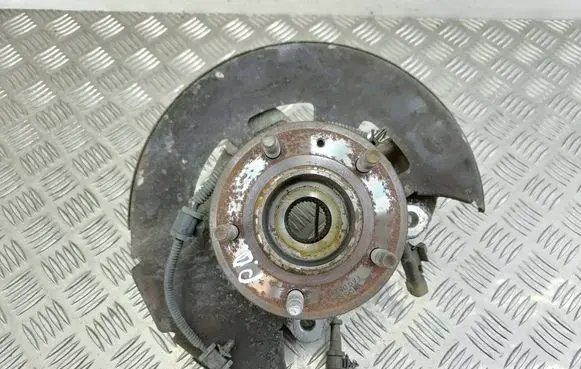Opel Zafira C Front wheel hub 13248527