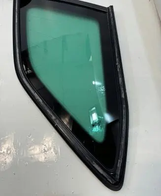 Skoda Superb B8 (3V) Rear side window 3V9845298Q