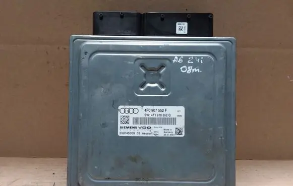 Audi A6 S6 C6 4F Engine control unit/module 4F0907552F