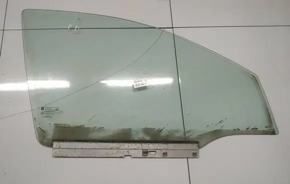 Opel Astra G Front door window glass four-door as2