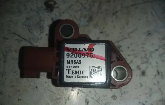 Volvo V50 Airbag deployment crash/impact sensor 9206975