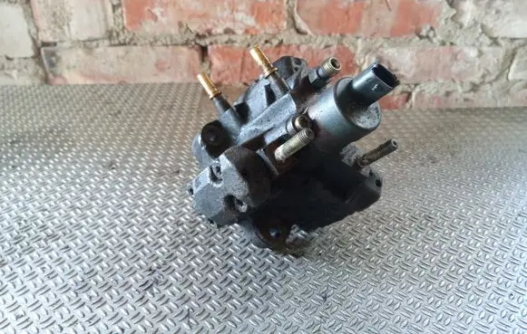Renault Scenic I Fuel injection high pressure pump 7700111010 0445010018