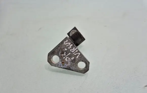 Volkswagen PASSAT B7 Front door upper hinge 3C0831401D