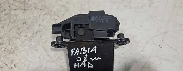 Skoda Fabia Mk2 (5J) Tailgate/trunk/boot lock/catch/latch 5J0827501B 4331