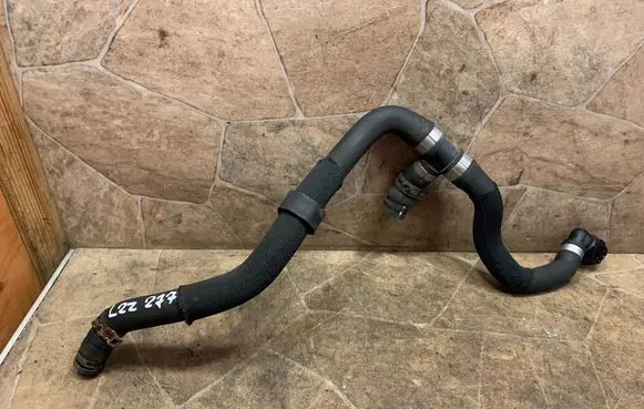 Mercedes-Benz C W204 Engine coolant pipe/hose A2048308496