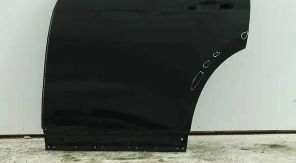 Maserati Levante Rear door MASERATI LEVANTE DRZWI TYŁ LEWE ŁADNE