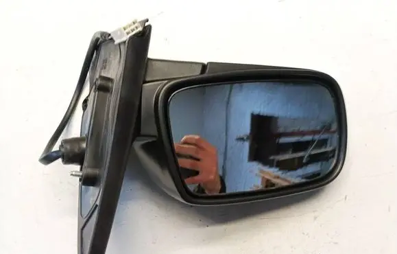 Toyota Yaris Front door electric wing mirror E11015735