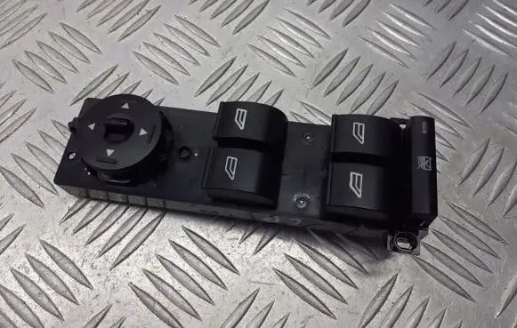 Ford Focus C-MAX Front door window switch trim 