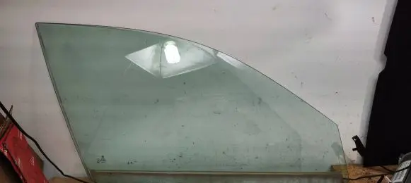 BMW 5 E60 E61 Sliding door window/glass 51337067126