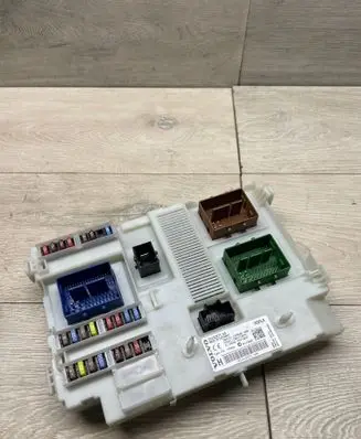 Volvo V60 Fuse box set 31412971AA 3720040AB 31412971