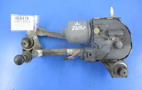 Seat Altea XL Front wiper linkage and motor 5P0955120B