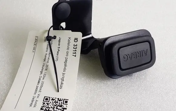 Passenger airbag on/off switch