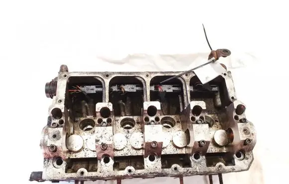 Volkswagen Caddy Engine head 038103373r