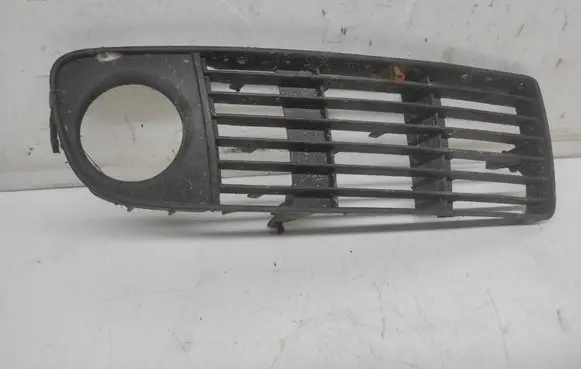 Audi A6 S6 C5 4B Front fog light trim/grill 4B0807682R