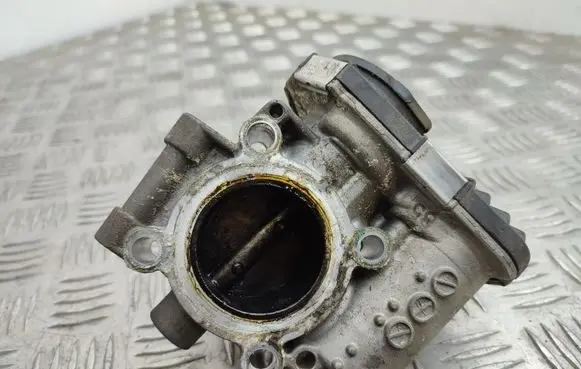 Opel Meriva B Throttle valve 55565489