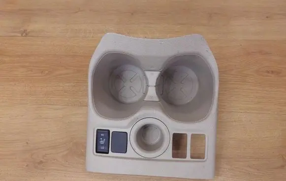 Cup holder front