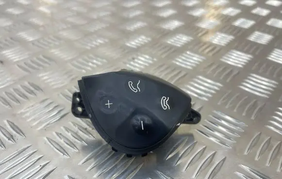 Mercedes-Benz E W211 Steering wheel buttons/switches A2118206110