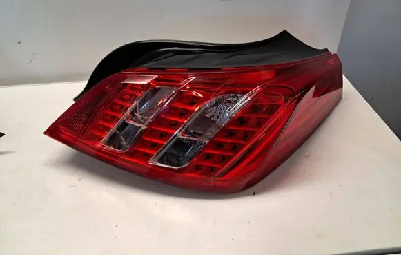 Peugeot 508 Rear/tail lights 9686293680