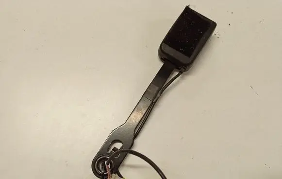 Peugeot 407 Front seatbelt buckle B9132E116