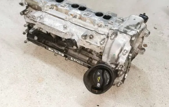 Mercedes-Benz E AMG W212 Engine head 