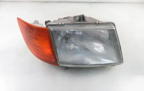 Mercedes-Benz Vito Viano W638 Headlight/headlamp 6388200161