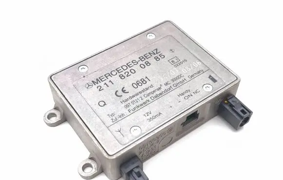 Mercedes-Benz ML W164 Aerial antenna amplifier 2118200885