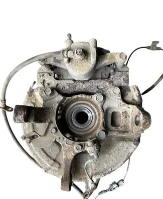 Mitsubishi L200 Front wheel hub