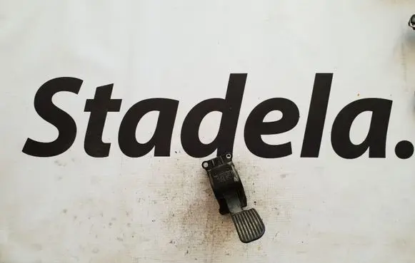 Mercedes-Benz Sprinter W906 Accelerator throttle pedal A9063000404 9063000404