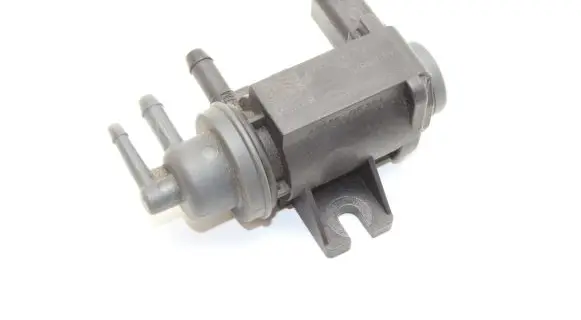 Ford Focus Turbo solenoid valve H6BG9F490CA