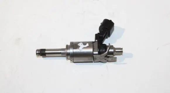 Renault Megane III Fuel injector H8201141604 4350R0060