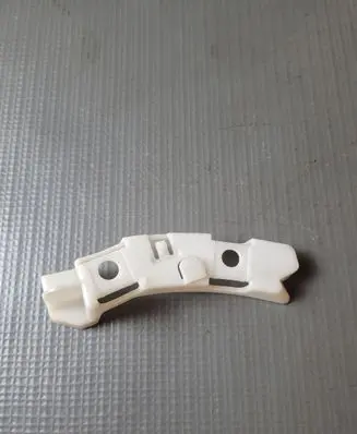 Peugeot 208 Front bumper mounting bracket 9673270180
