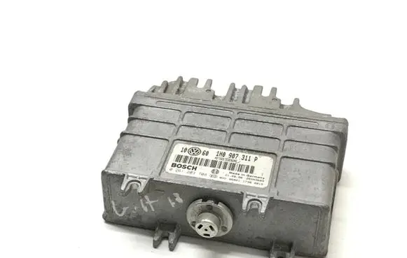 Volkswagen Golf III Engine control unit/module 1H0907311P 0261203708
