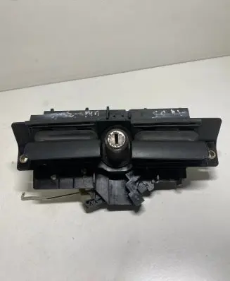 Audi A4 S4 B5 8D Tailgate/trunk/boot exterior handle 4B0827565F 8D9827565C 8650901