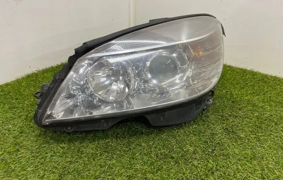 Mercedes-Benz C W204 Headlight/headlamp A2048208361