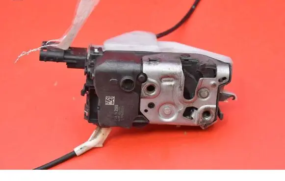 Peugeot 3008 I Rear door lock 732298