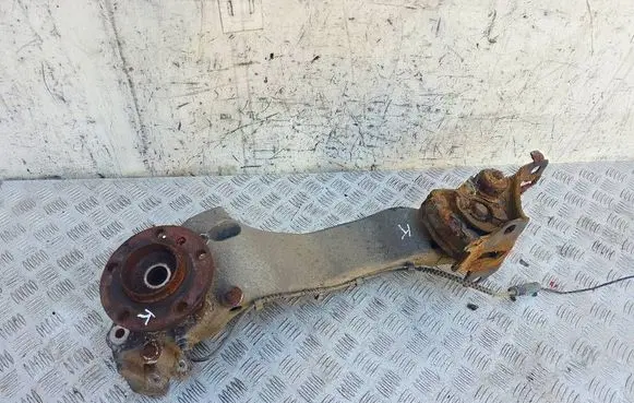 Mini Cooper Countryman R60 Rear wheel hub 9805657