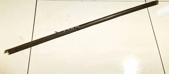 Toyota Yaris Front door glass trim molding 