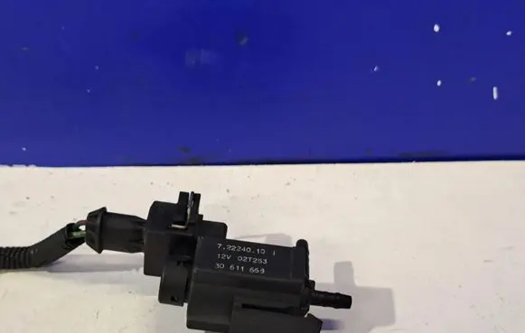 Volvo V70 Engine mount vacuum valve 30611668