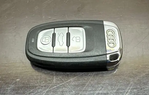 Audi A5 8T 8F Ignition key/card 8T0959754J